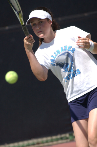 Genna Rochlin hits a forehand winner against El Segundo's Becca Goetz during her 8-5 victory at No. 4 singles.