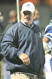 Kelly Loftus is stepping down as head coach of Palisades High's varsity football team. The Dolphins were 7-23 in his three seasons.