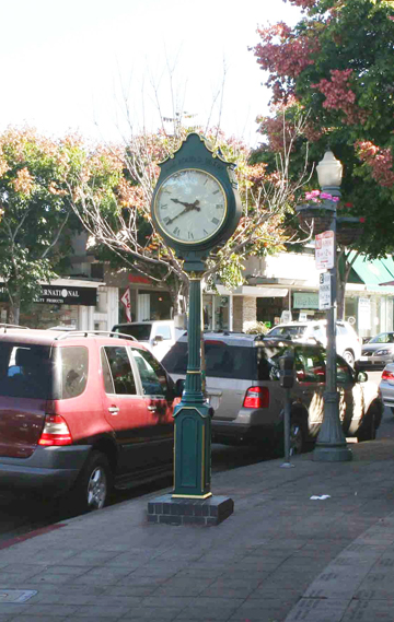 Palisades PRIDE plans to install this decorative clock on Swarthmore Avenue in front of Baskin-Robbins.