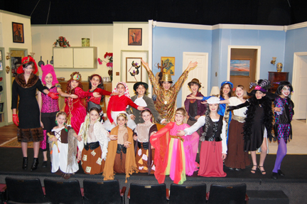 The Theatre Palisades Youth cast in