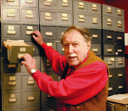 Julius Shulman in his studio, 2001. Photograph by Phil Ethington. Courtesy of Phil Ethington. 