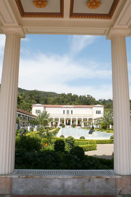 The centerpiece of the Getty Villa garden is the large peristyle garden, laid out in patterns seen in frescos and architectural relics and planted with material that would have been grown in Roman gardens.