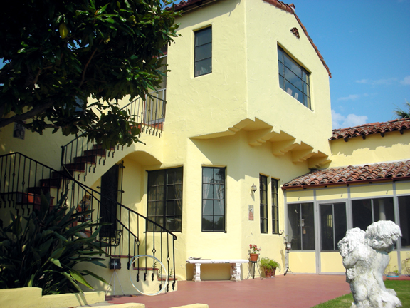 Family and friends held a farewell tribute to the legacy of the late Dr. Harold and Mary Arlen at the Arlen's 1920s-era Mediteranean at 1265 N. Amalfi Dr. on August 18. The Rustic Canyon 