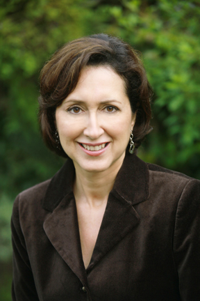 New York Times reporter Mireya Navarro will sign her book