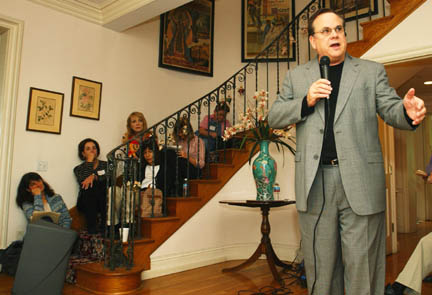 State Attorney General Bill Lockyer addressed the Pacific Palisades Democratic Club Saturday at the home of Joe and Pepper Edmiston.