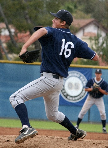 Palisadian Leo Rosetti has signed with the Moses Lake Pirates of the West Coast League.