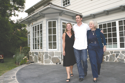  Mark Verge front of his Palisades Highlands home, joined by his sister Annette Verge (left) and his aunt, Cathie Yonke, who also have homes in the community.